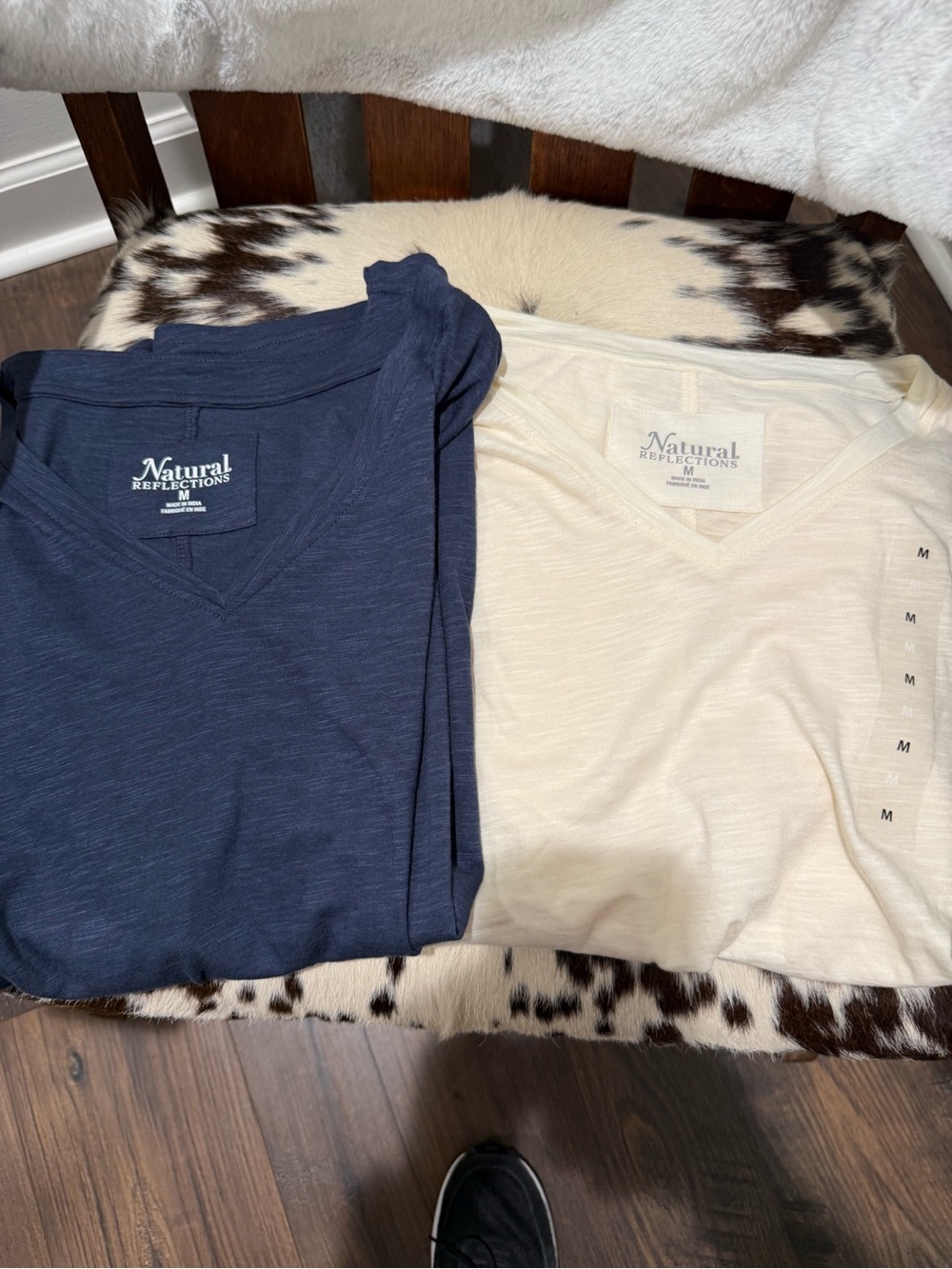 Natural Reflections V-Neck Tee Set in Navy & Cream Womens